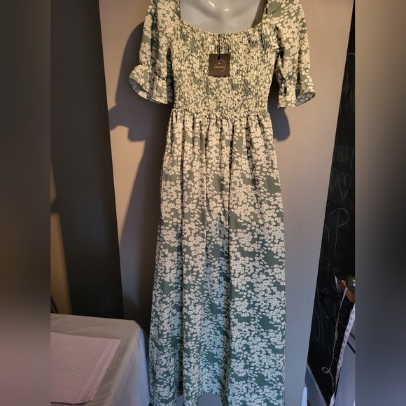 NEW  Floral Maxi Dress in Green and White, Size Small - Picture 3 of 4